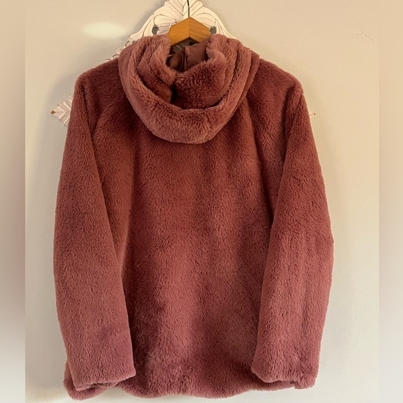 Dusty rose faux fur jacket. - Picture 5 of 10